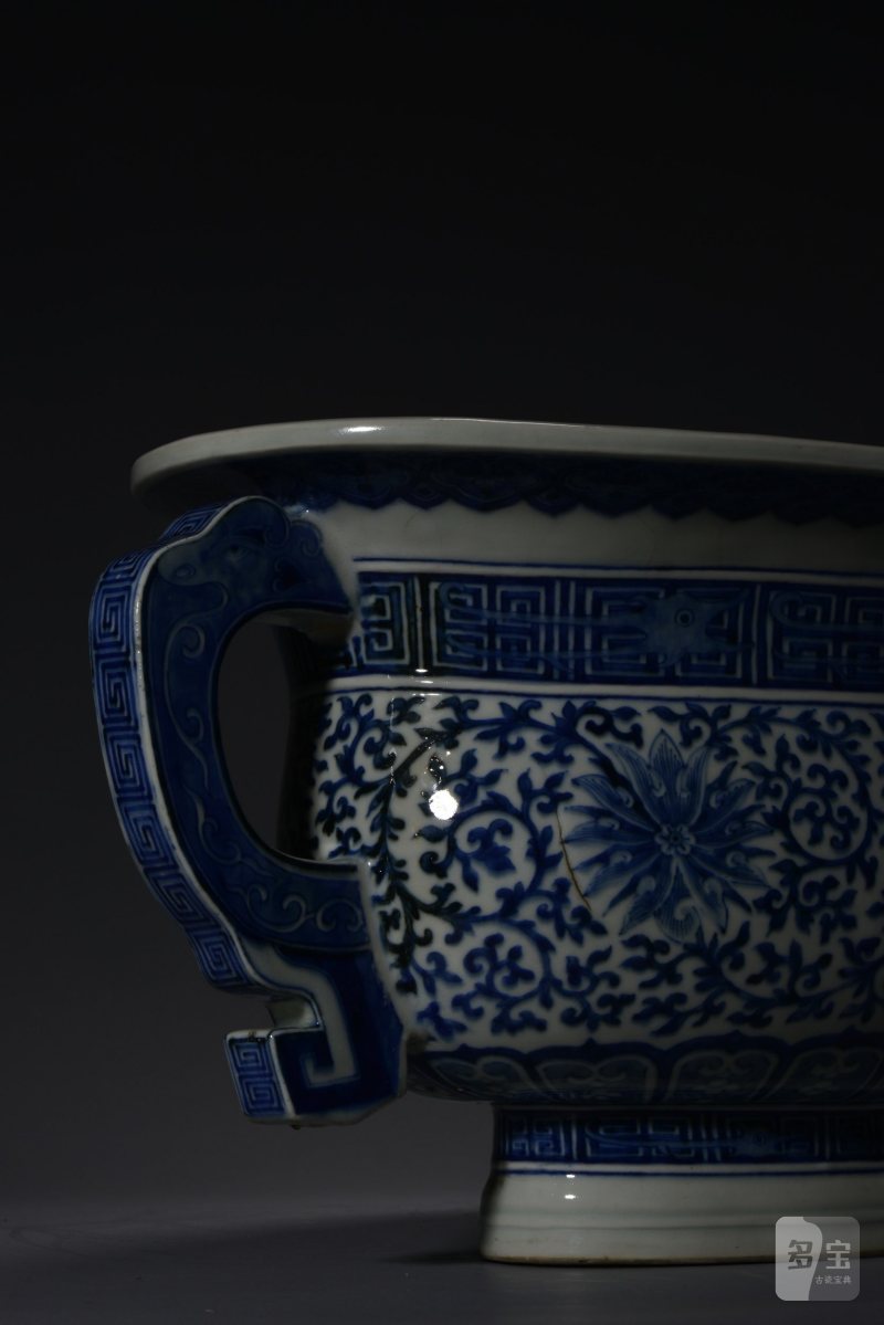 清光绪 青花缠枝花卉纹双耳炉 - 图2